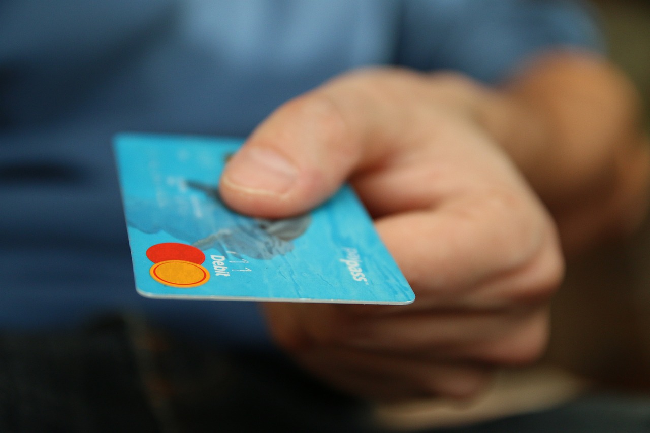 クレジットカードは何枚持つべきかを徹底解説しますか？
